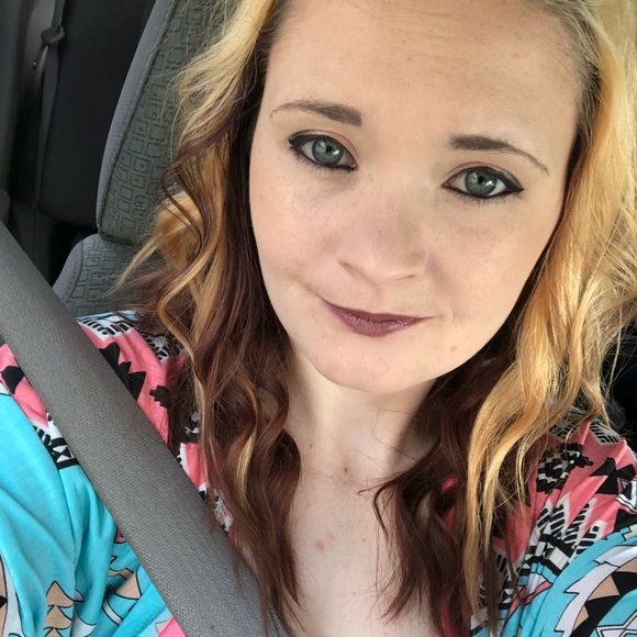 Meet your Posher, Stacie - Picture 1 of 1